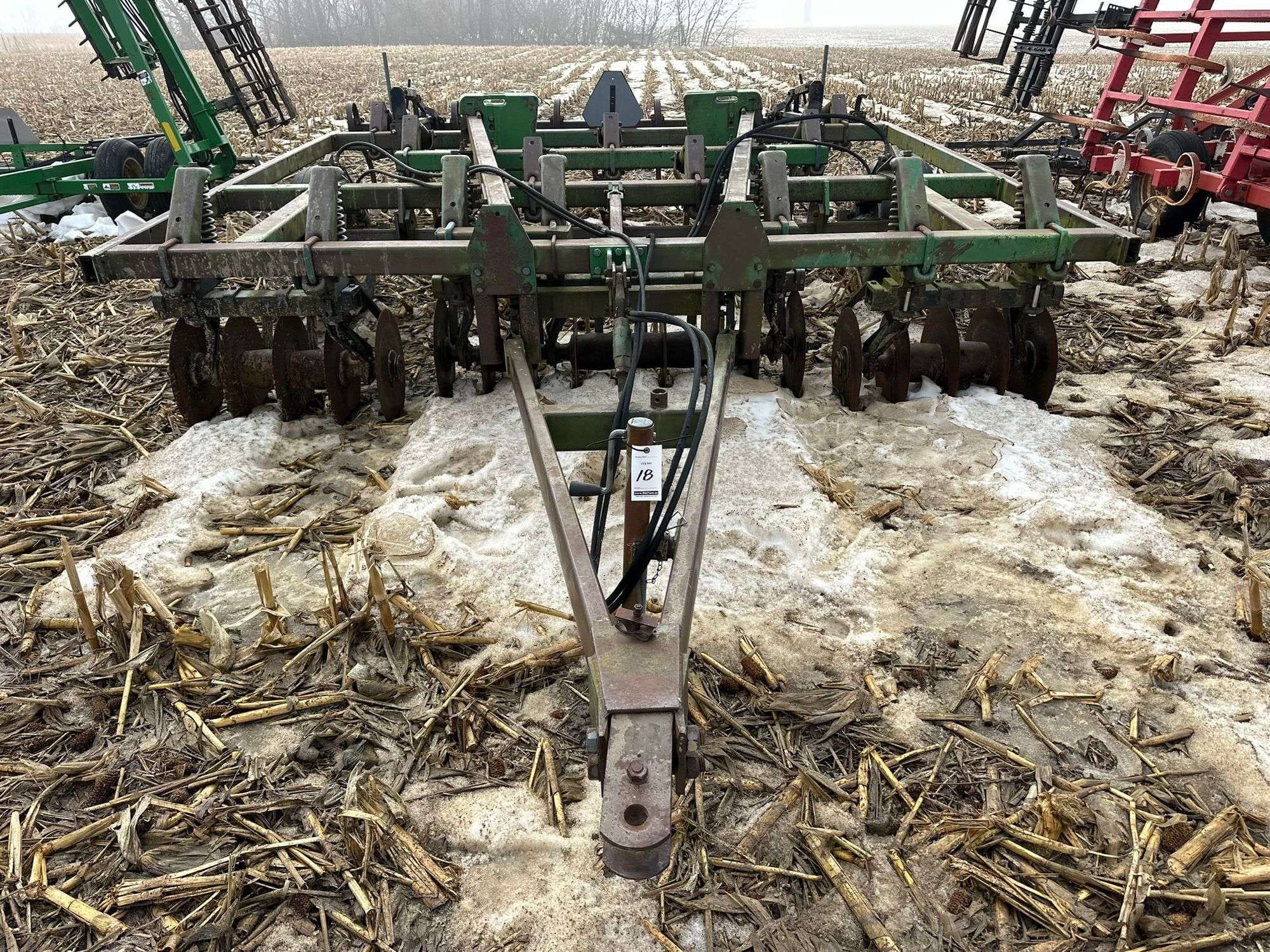 John Deere 712 Equipment Image0