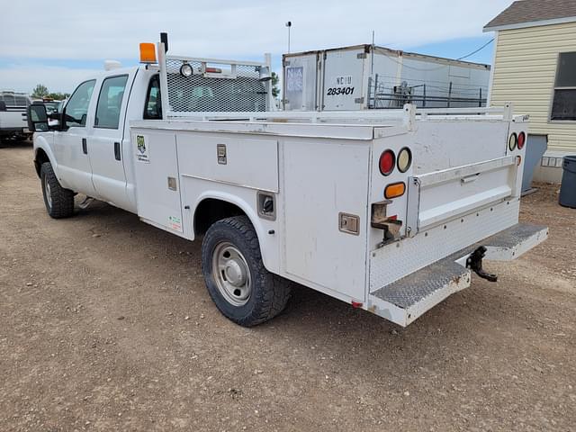 Image of Ford F-350 equipment image 3