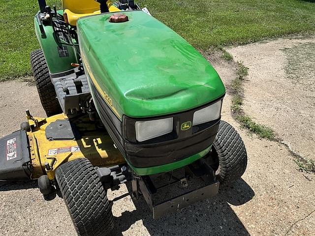 Image of John Deere 2210 equipment image 2