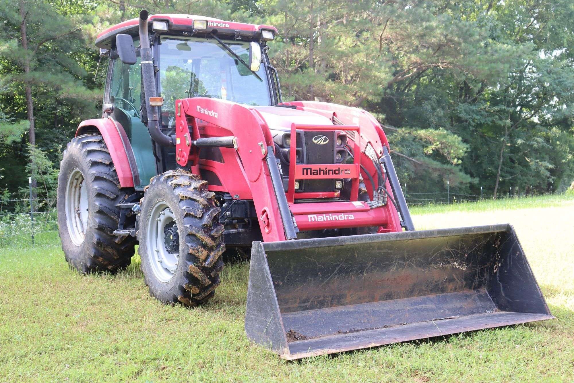 2018 Mahindra 8090PST Equipment Image0