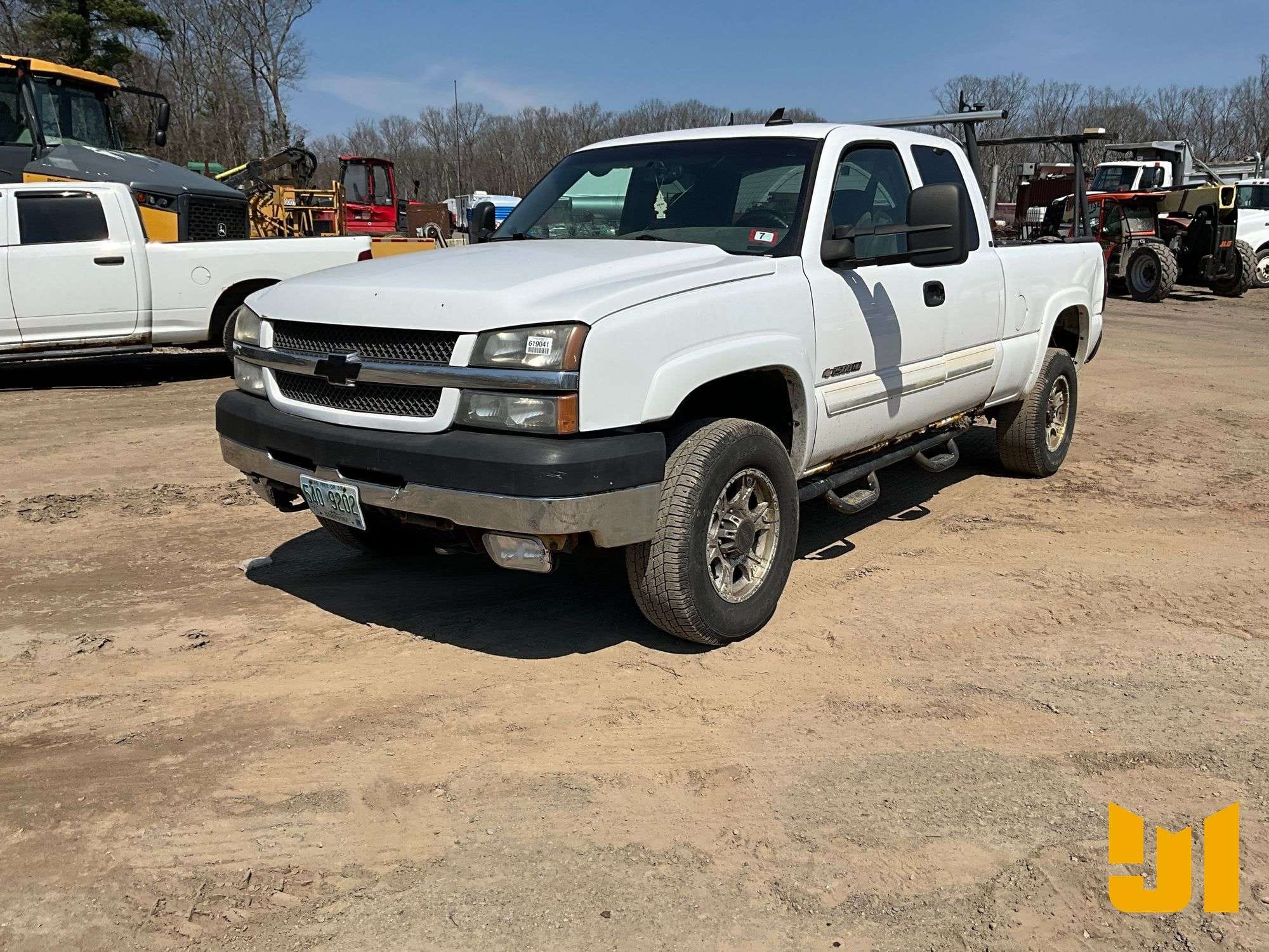2007 Chevrolet 2500HD Equipment Image0