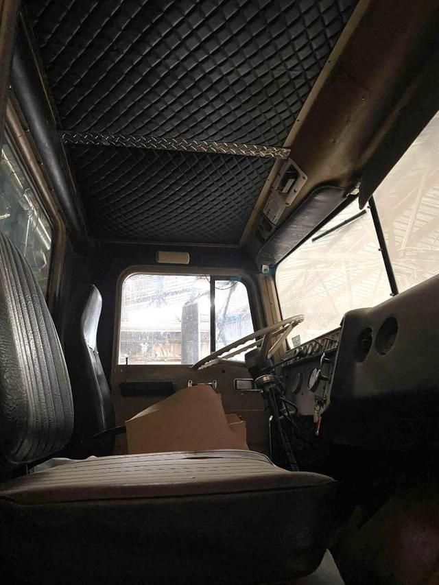 Image of International 4500 equipment image 3