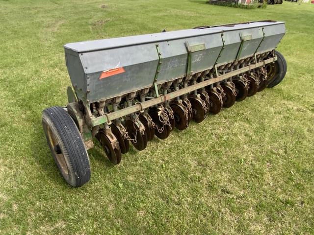 Image of John Deere Van Brunt equipment image 4