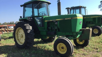 Main image John Deere 4240