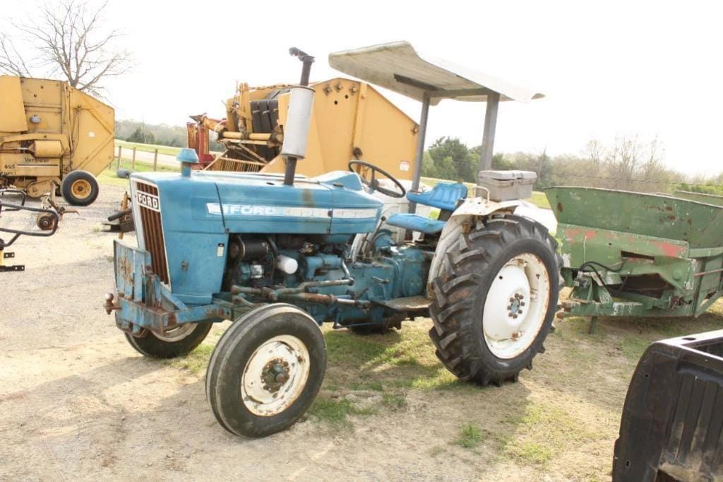 Ford 3000 Equipment Image0