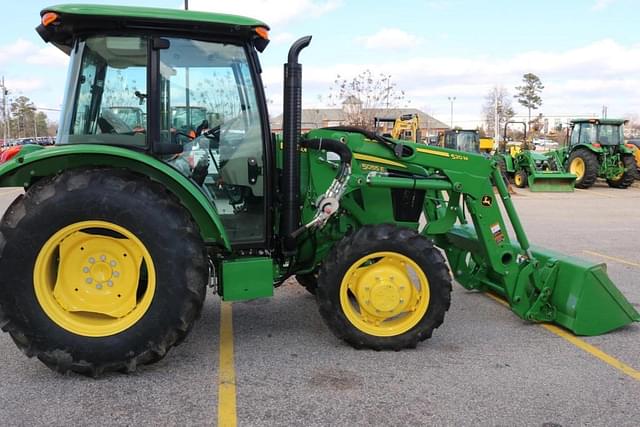 Image of John Deere 5055E equipment image 4