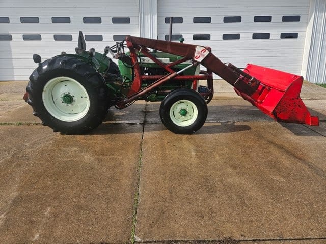1968 Oliver 550 Equipment Image0