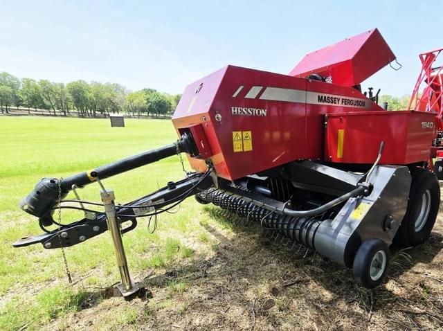 Image of Massey Ferguson 1840 equipment image 3