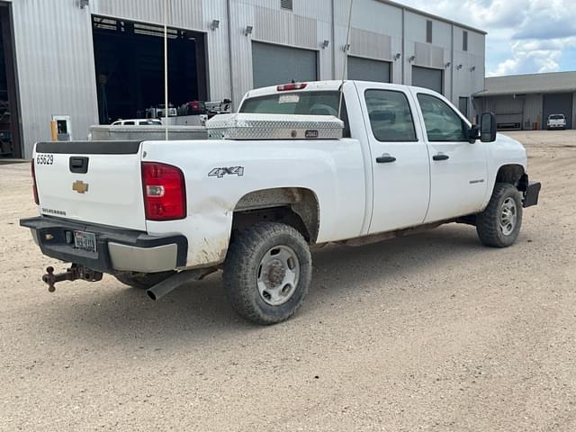 Image of Chevrolet 2500HD equipment image 4