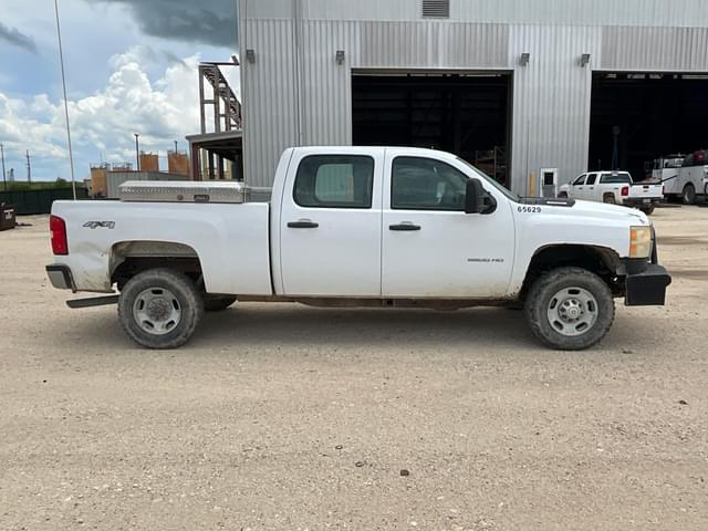 Image of Chevrolet 2500HD equipment image 3