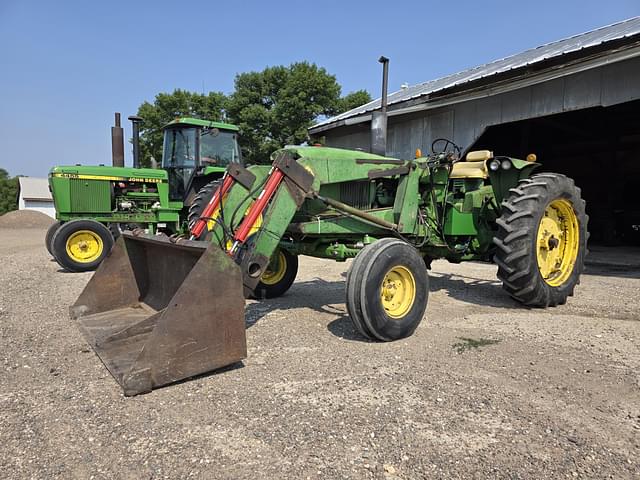 Image of John Deere 4020 equipment image 2
