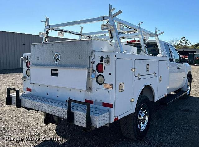 Image of Chevrolet 2500HD equipment image 4