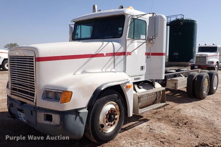Main image Freightliner FLD120