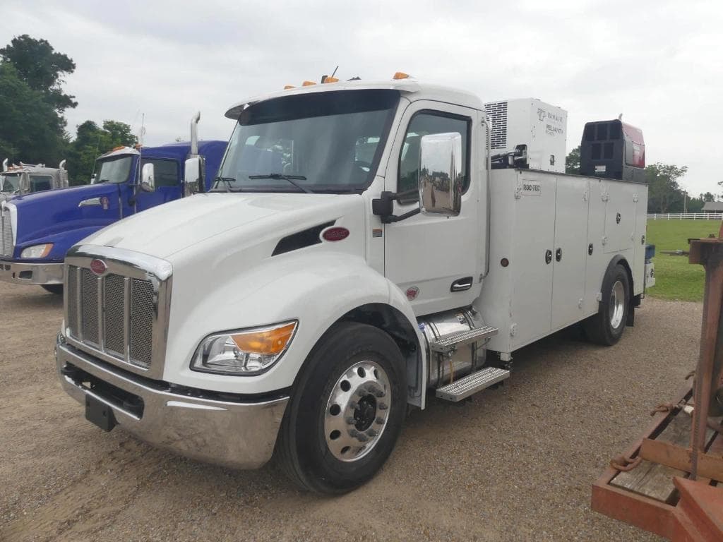 Image of Peterbilt 536 Primary image