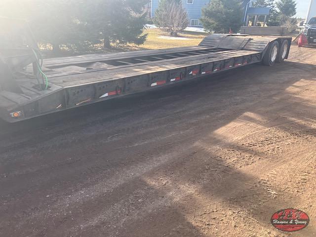 Image of Freightliner ST120 equipment image 1