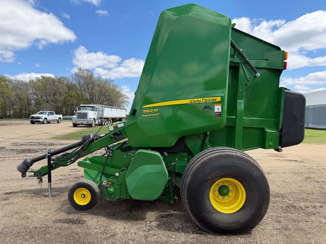 Image of John Deere 560M equipment image 1