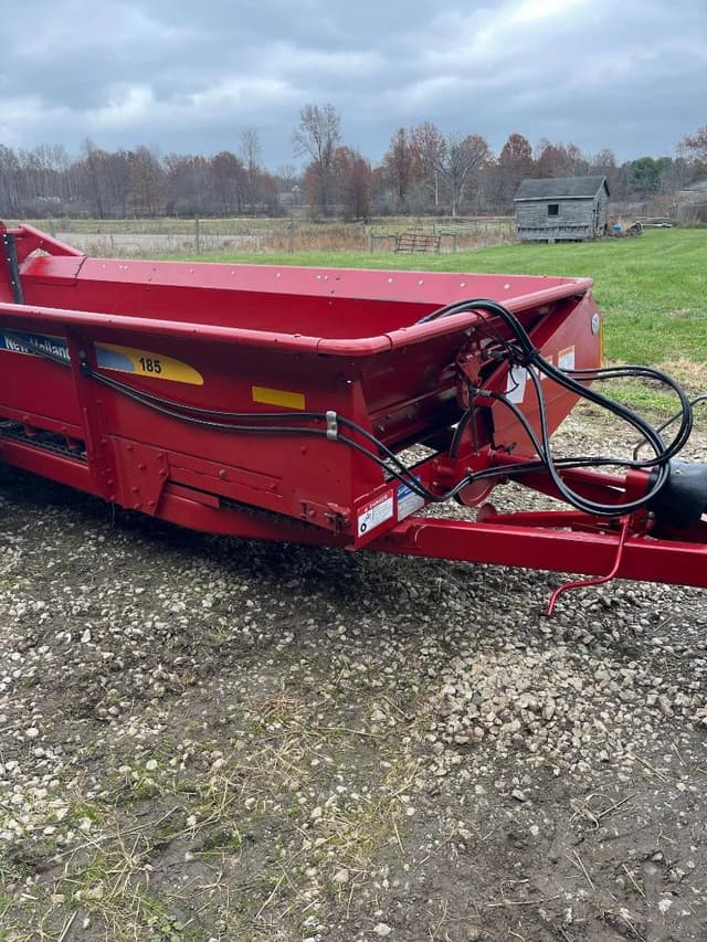 Image of New Holland 185 equipment image 2