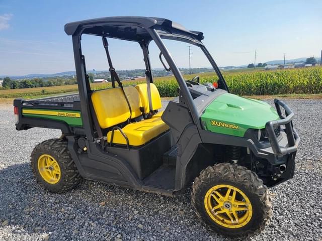Image of John Deere XUV 835M equipment image 2