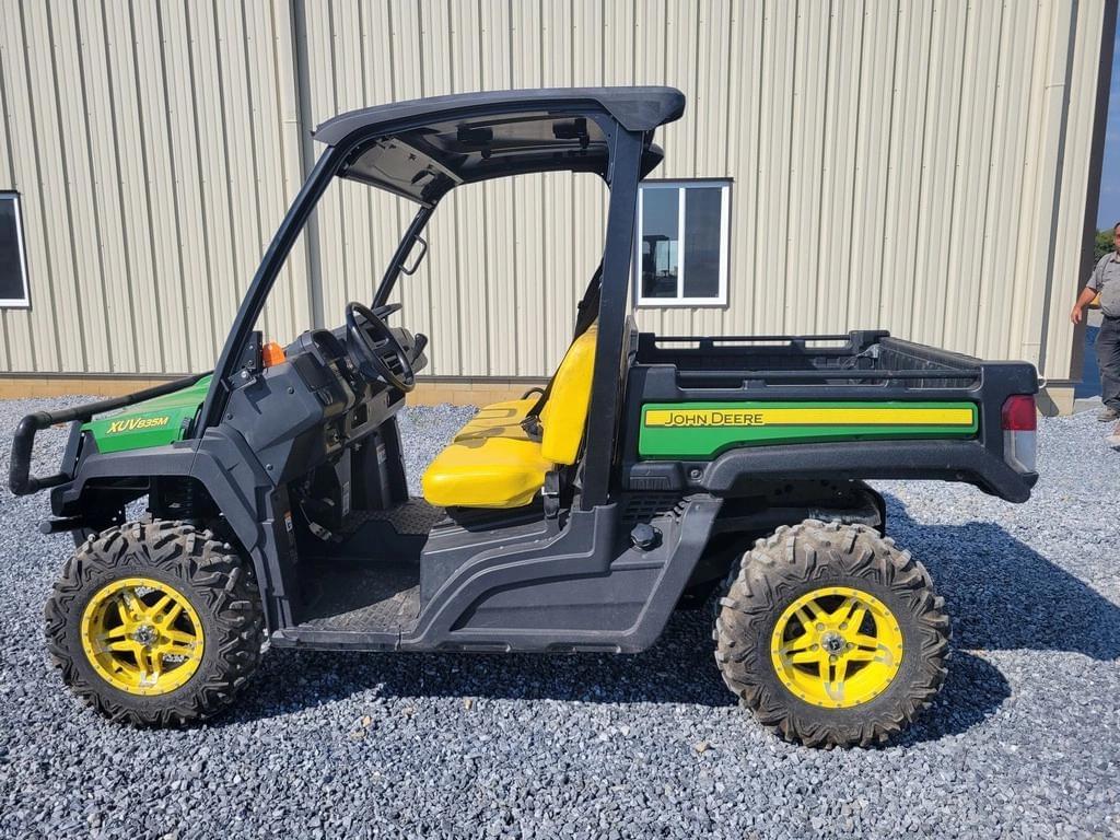 Image of John Deere XUV 835M Primary image
