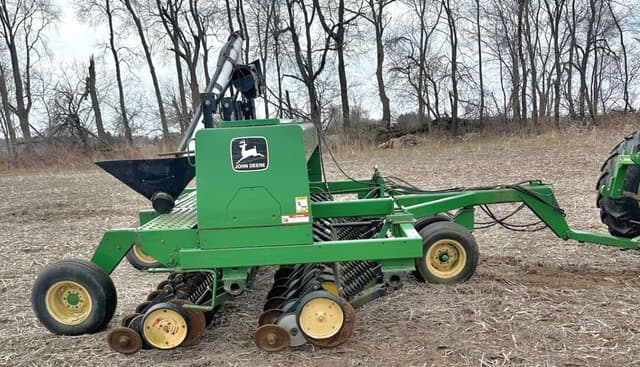 Image of John Deere 750 equipment image 2