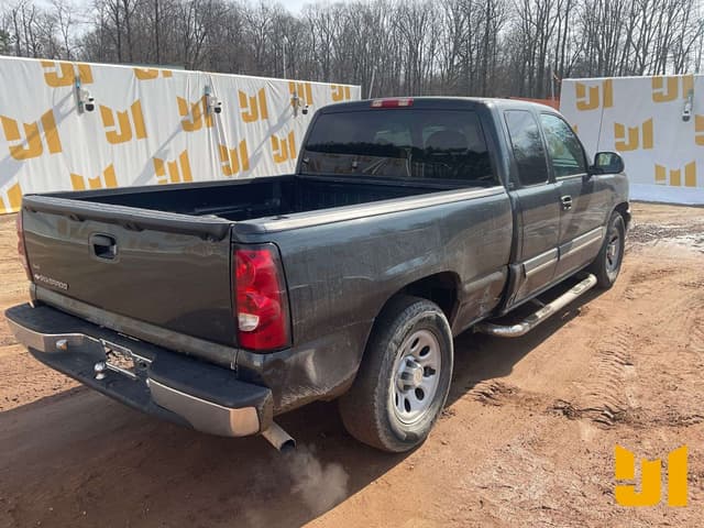 Image of Chevrolet 1500 equipment image 4