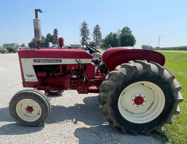 Image of International Harvester 504 equipment image 1