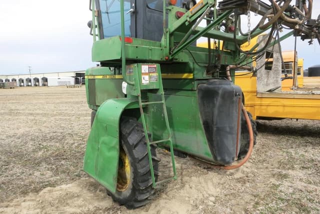 Image of John Deere 6000 equipment image 3