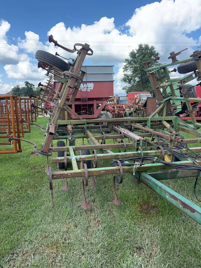 Image of John Deere 960 equipment image 1