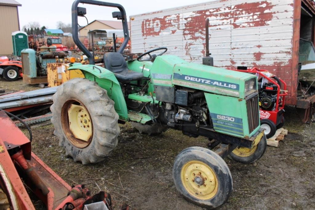 Deutz-Allis 5230 Equipment Image0