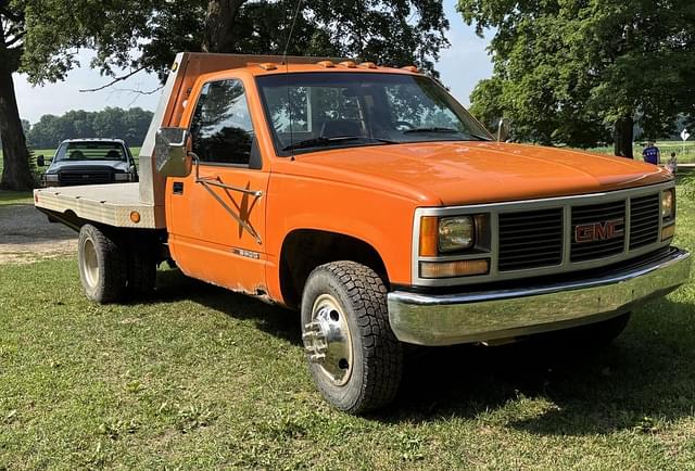 Image of GMC 3500 equipment image 2