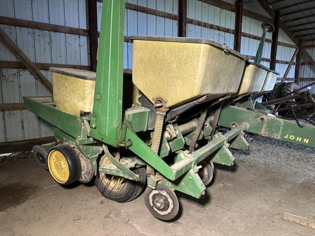 Image of John Deere 7000 equipment image 4