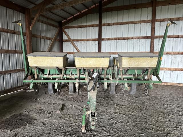 Image of John Deere 7000 equipment image 2