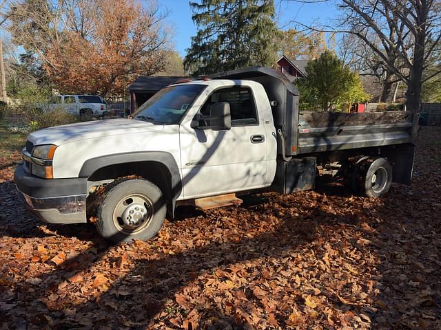 Image of Chevrolet 3500 equipment image 2