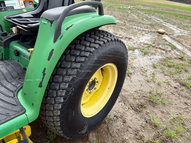 Image of John Deere 4400 equipment image 4