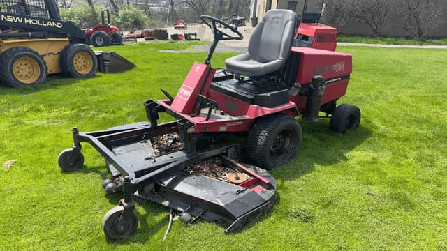 Image of Toro Groundsmaster 220-D equipment image 2