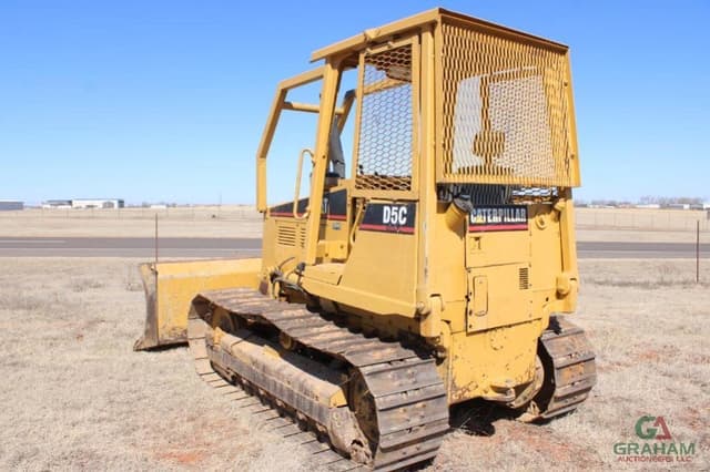 Image of Caterpillar D5C equipment image 3