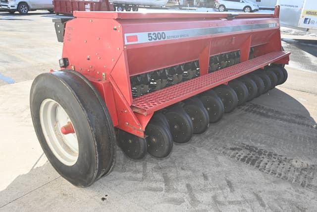 Image of Case IH 5300 equipment image 4