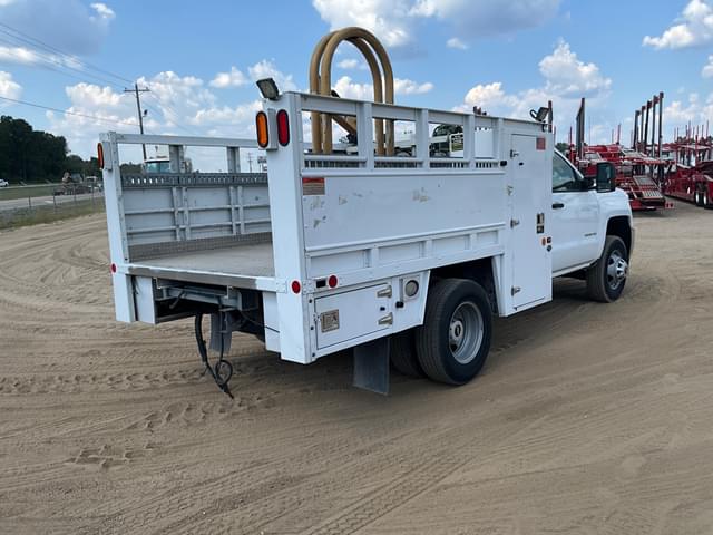 Image of Chevrolet 3500HD equipment image 4