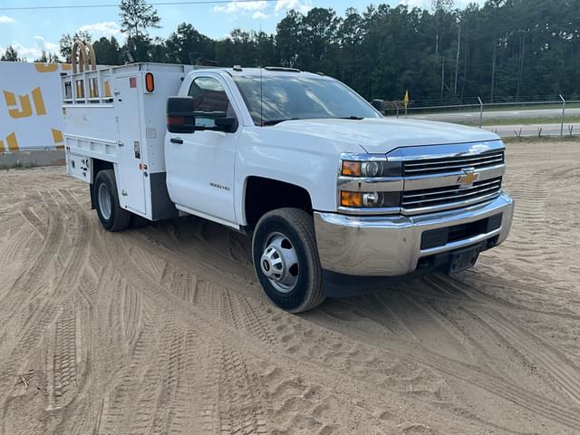 Image of Chevrolet 3500HD equipment image 2