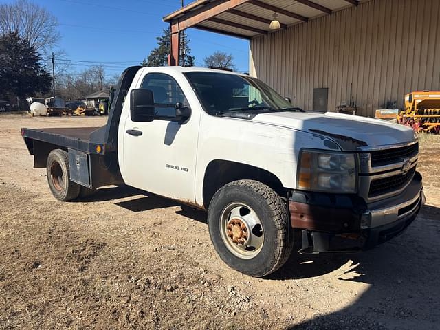 Image of Chevrolet 2500HD equipment image 2