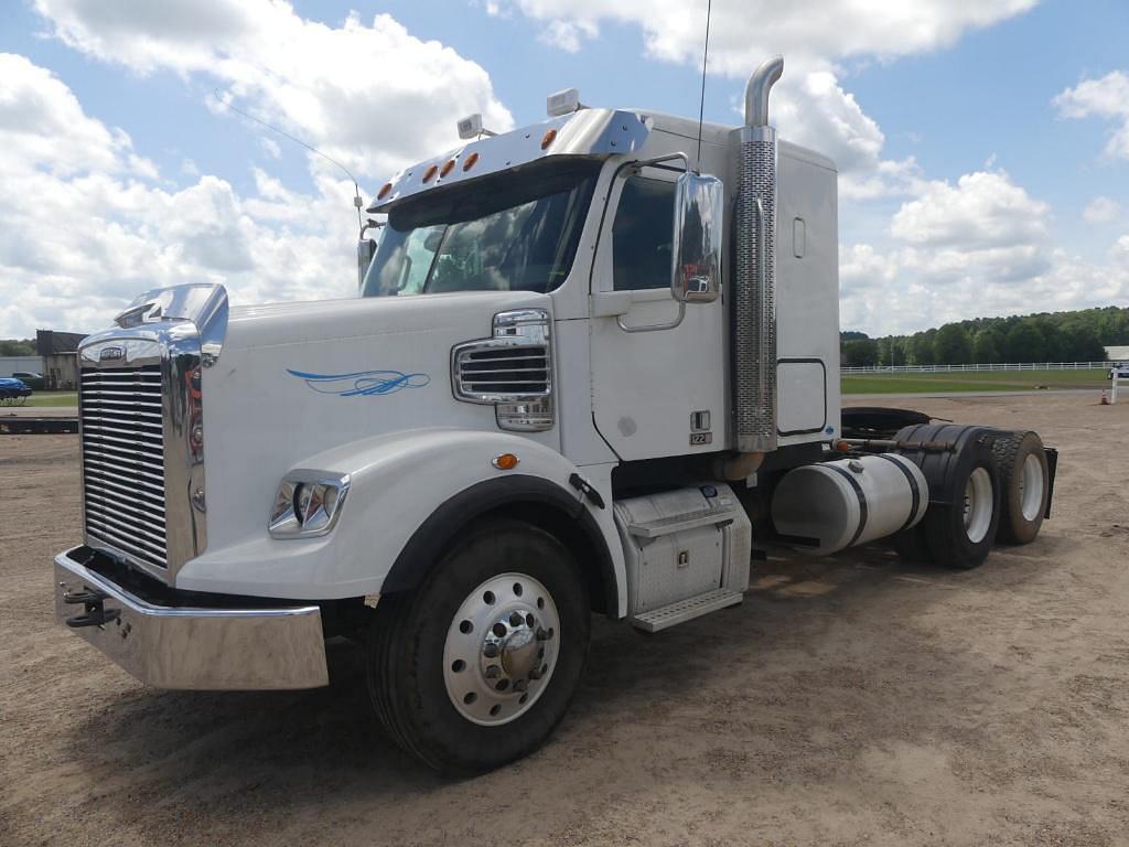 Image of Freightliner 122SD Primary image