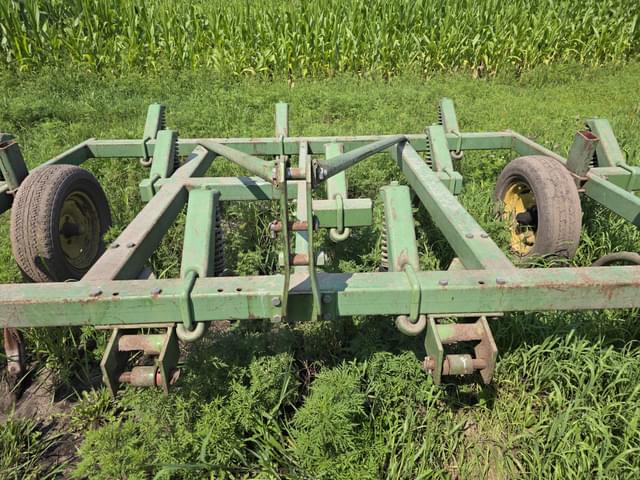 Image of John Deere 1600 equipment image 2
