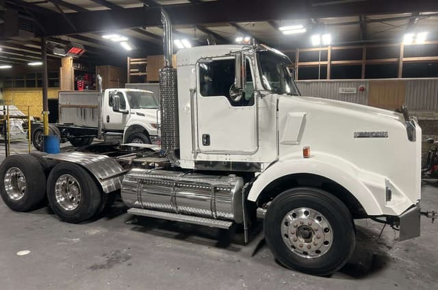 Image of Kenworth T800 equipment image 1