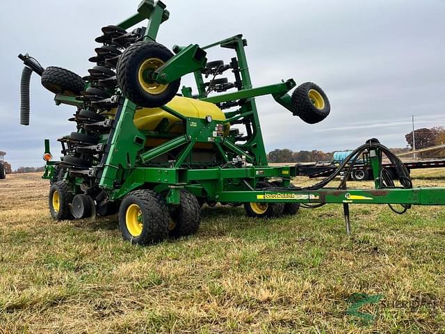 Image of John Deere 1690 equipment image 2