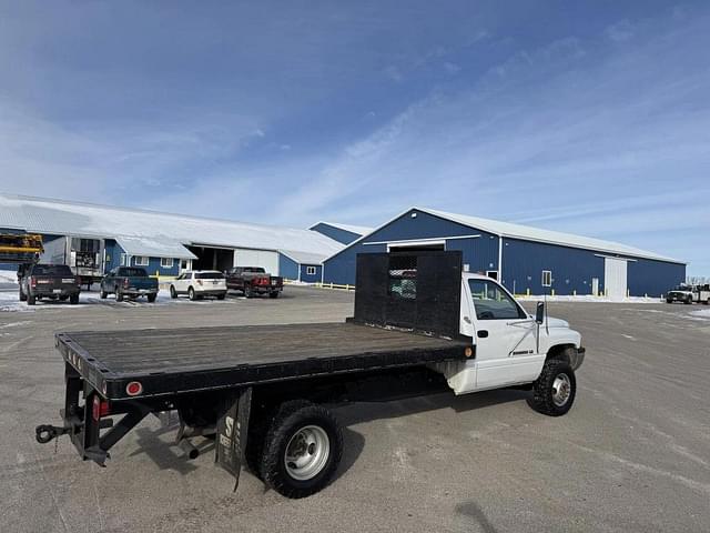 Image of Dodge Ram 3500 equipment image 4