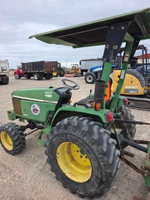 Image of John Deere 3005 equipment image 3