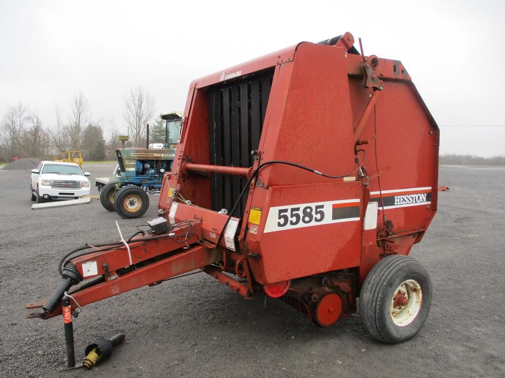 Main image Hesston 5585