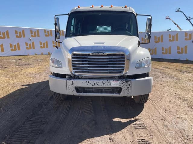 Image of Freightliner M2 equipment image 1