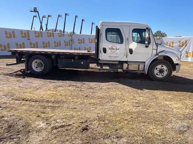 Image of Freightliner M2 equipment image 3