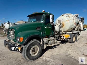 Main image Mack CV713